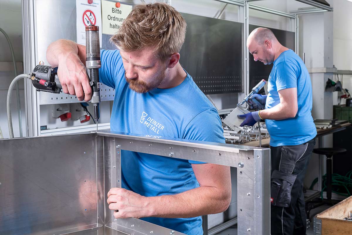 Bild Baugruppenmontage bei Deinzermetall